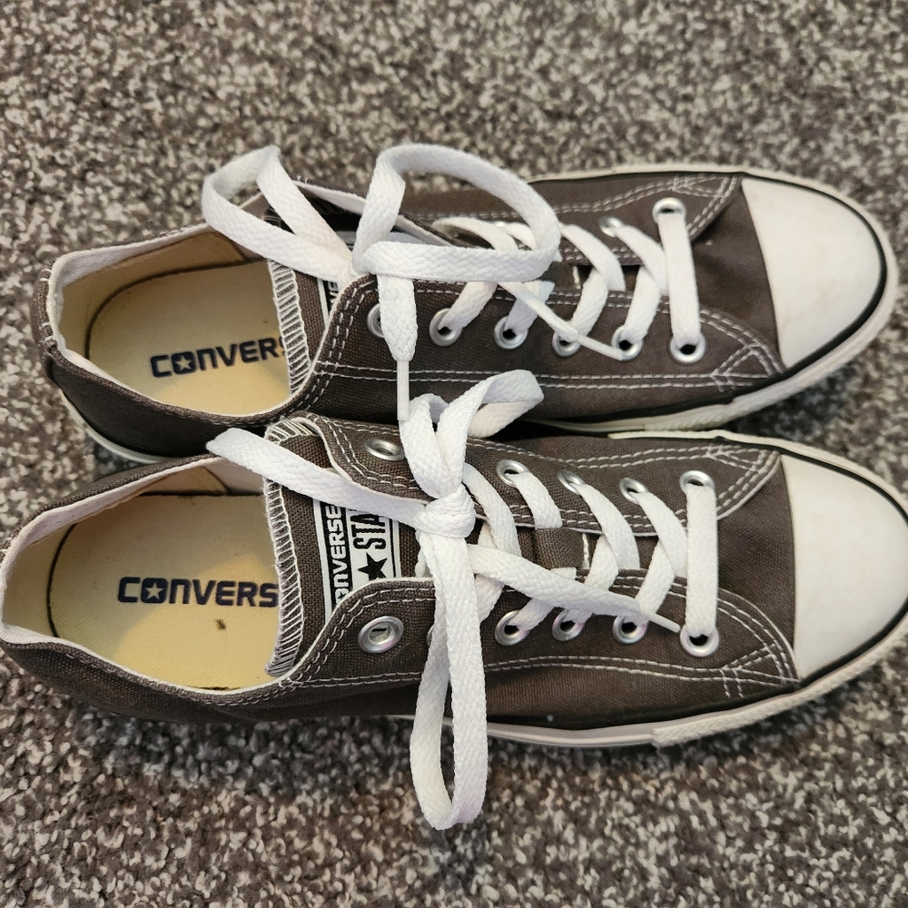 Converse Sneakers 9(W)/7(M)